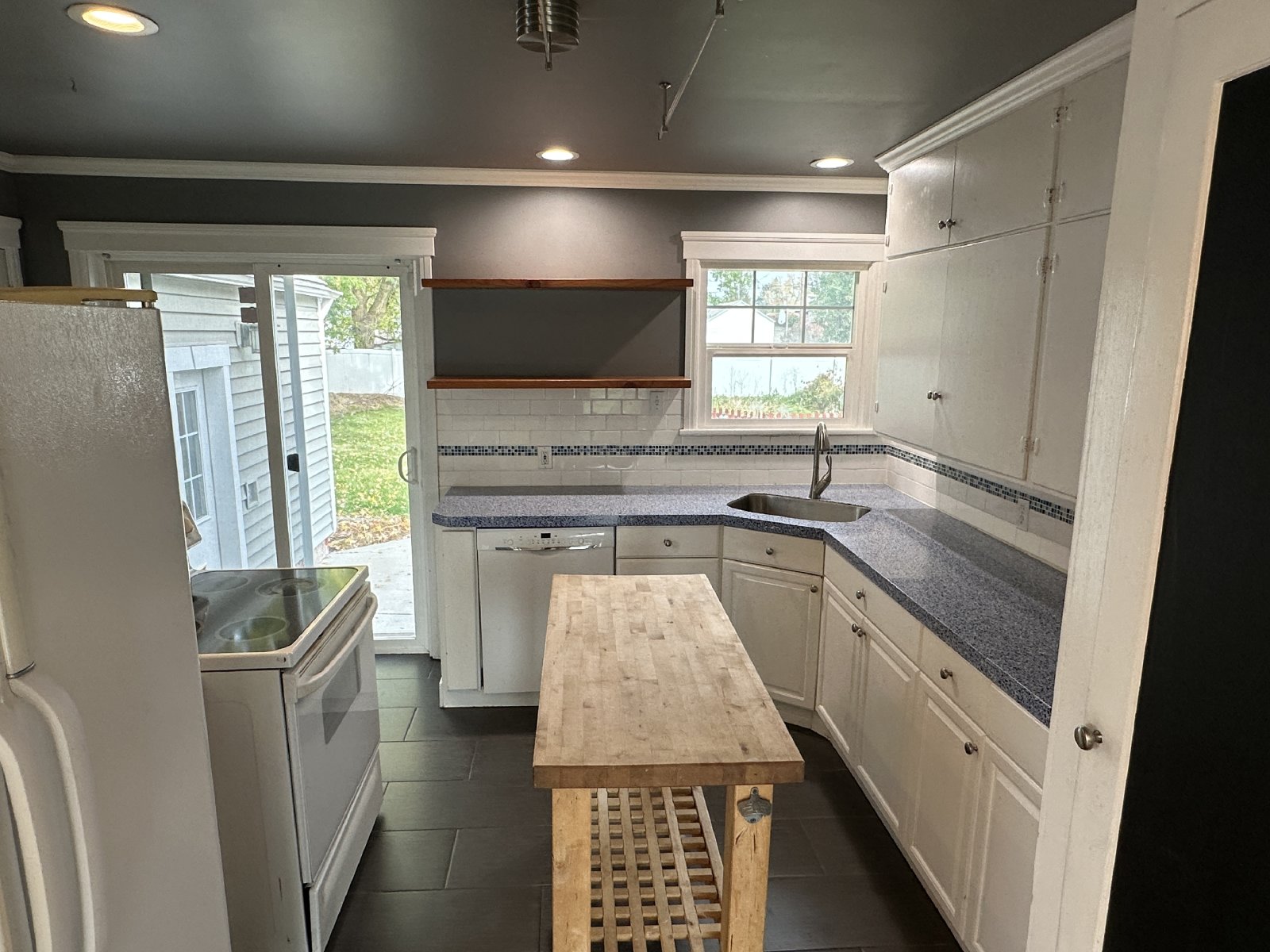 10421 E Springfield Ave property image