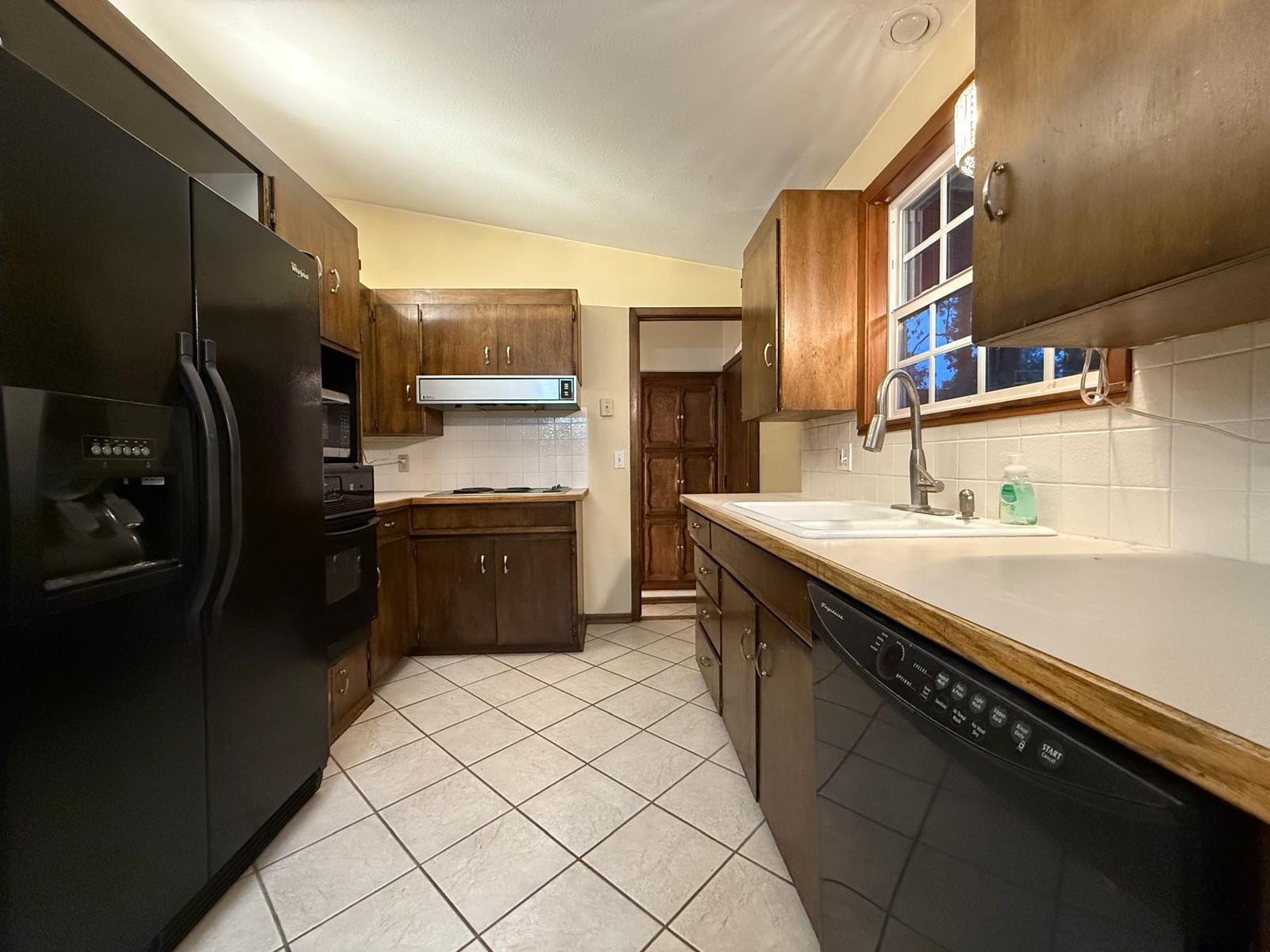 12915 E Blossey Ave property image