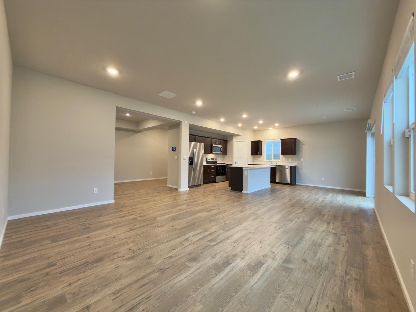 Large Single Family Home 5 bed 2.5 Bath & 2 Stall Garage! property image