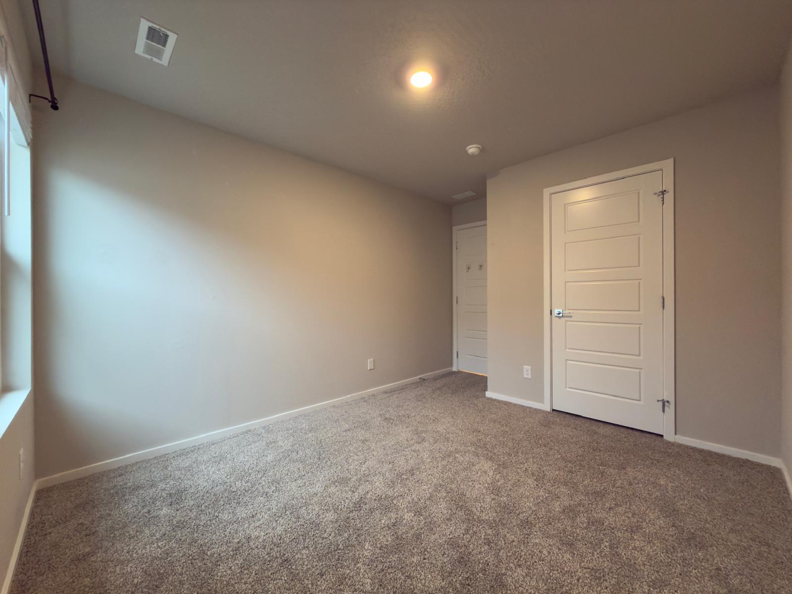 Large Single Family Home 5 bed 2.5 Bath & 2 Stall Garage! property image