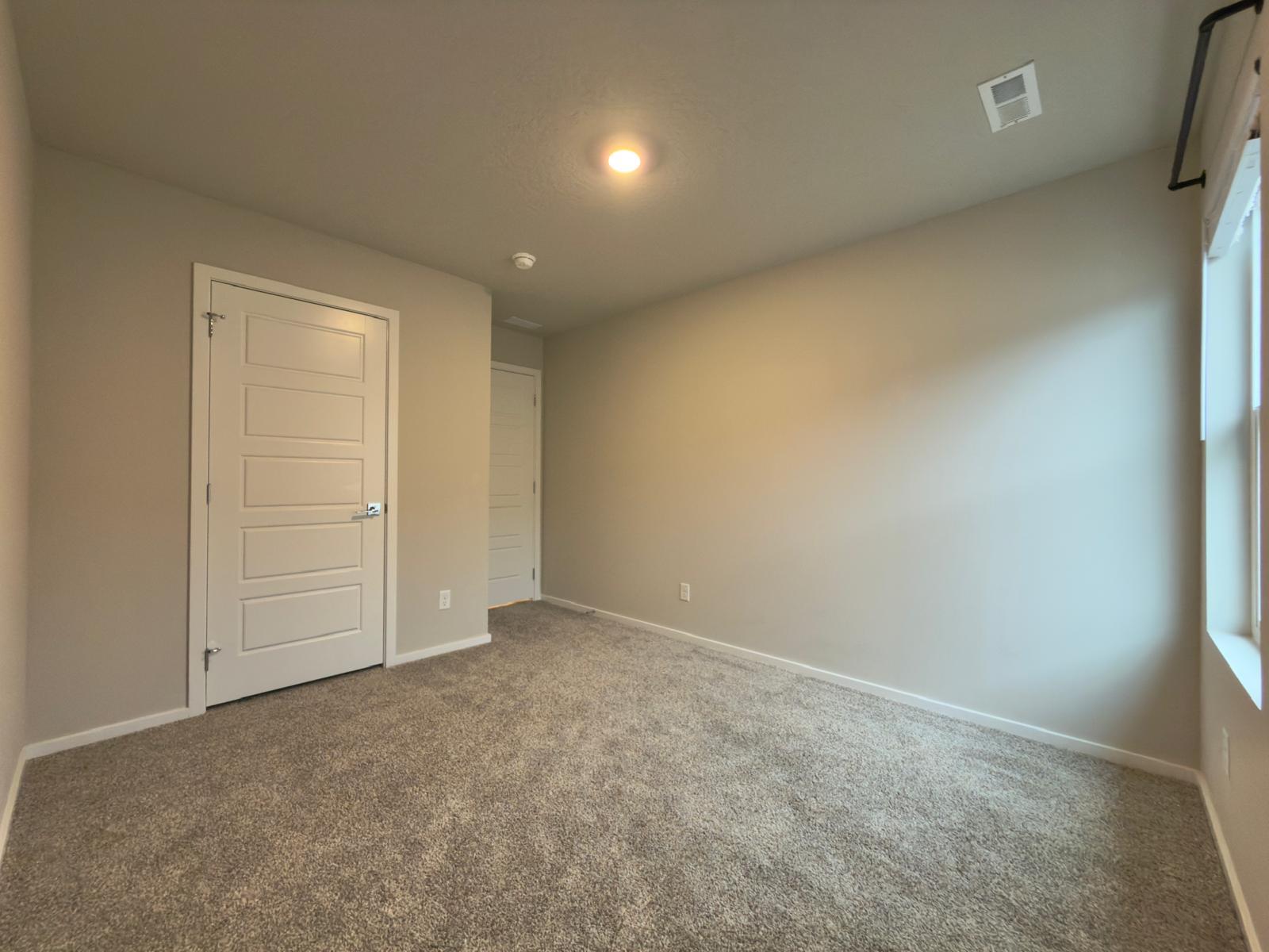 Large Single Family Home 5 bed 2.5 Bath & 2 Stall Garage! property image