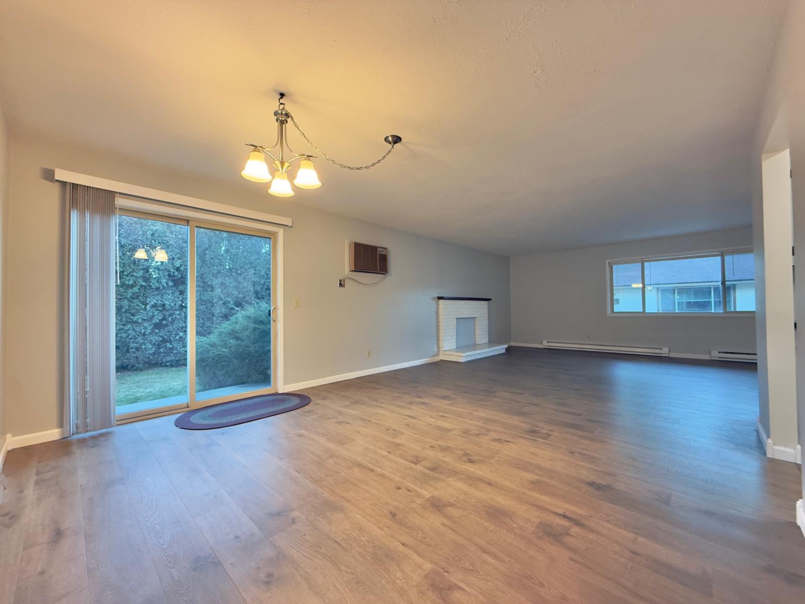 Huge duplex with a Garage For Rent, Spokane South-Hill property image