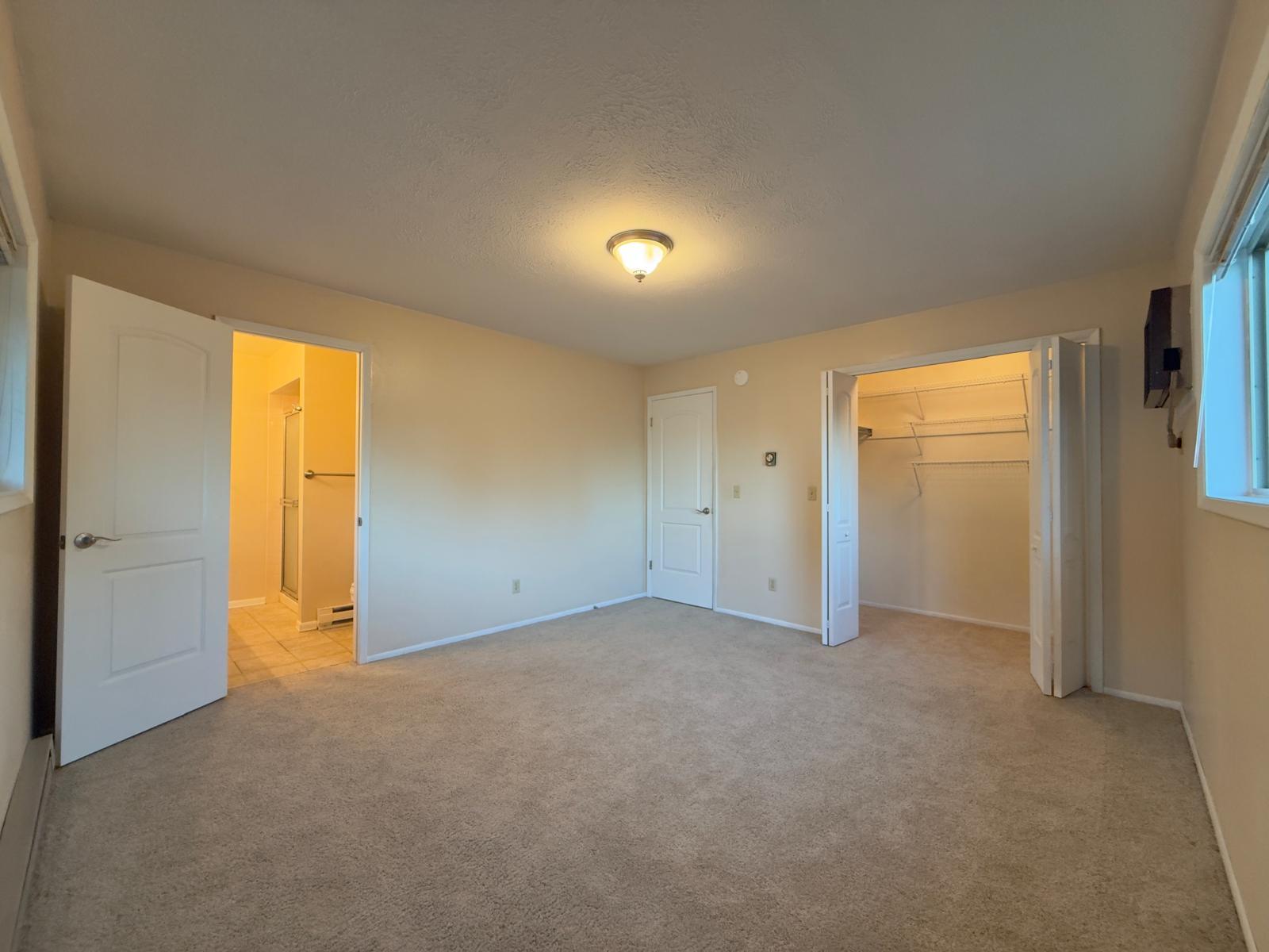 Huge duplex with a Garage For Rent, Spokane South-Hill property image