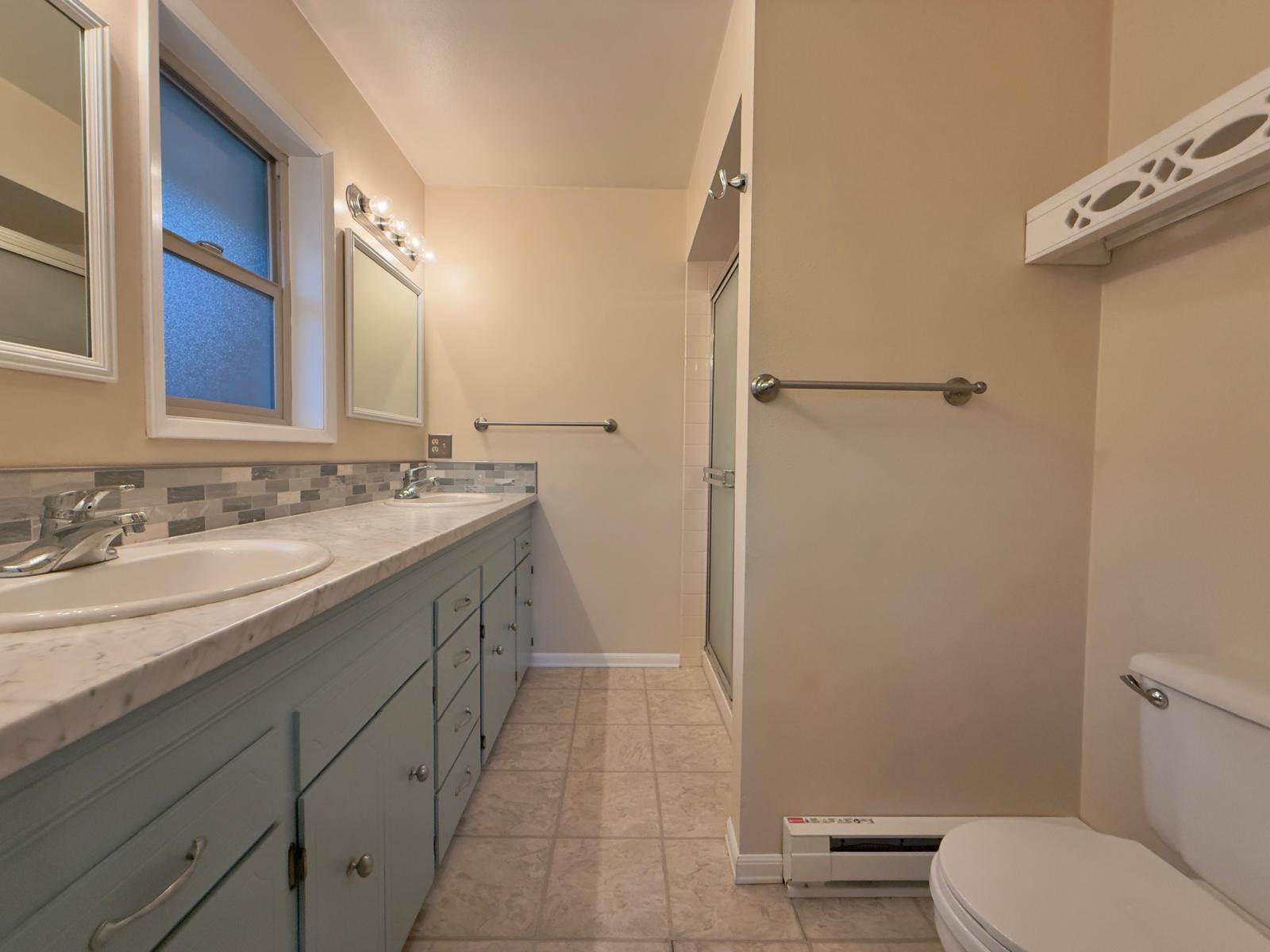 Huge duplex with a Garage For Rent, Spokane South-Hill property image