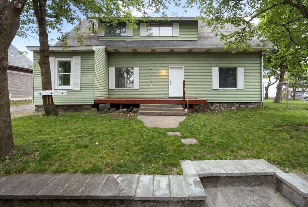 Newly Renovated 3 Bedroom triplex For Rent property image