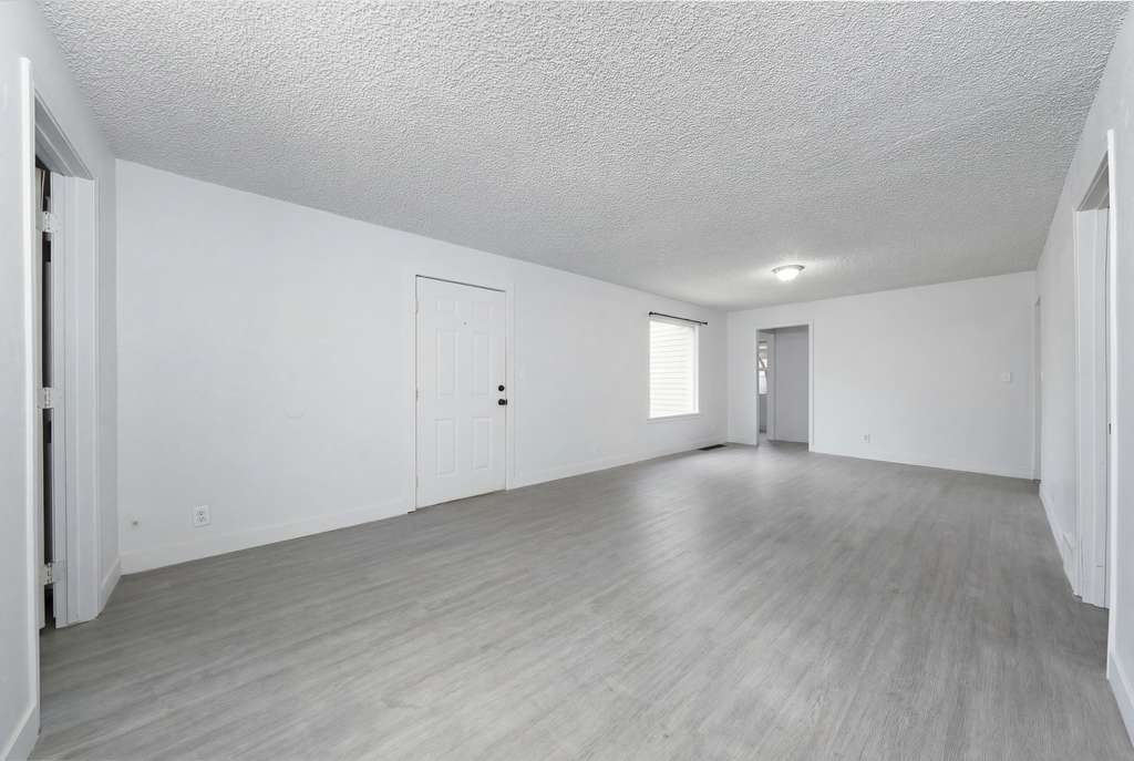 Newly Renovated 3 Bedroom triplex For Rent property image