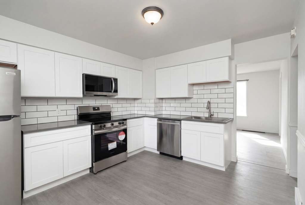 Newly Renovated 3 Bedroom triplex For Rent property image