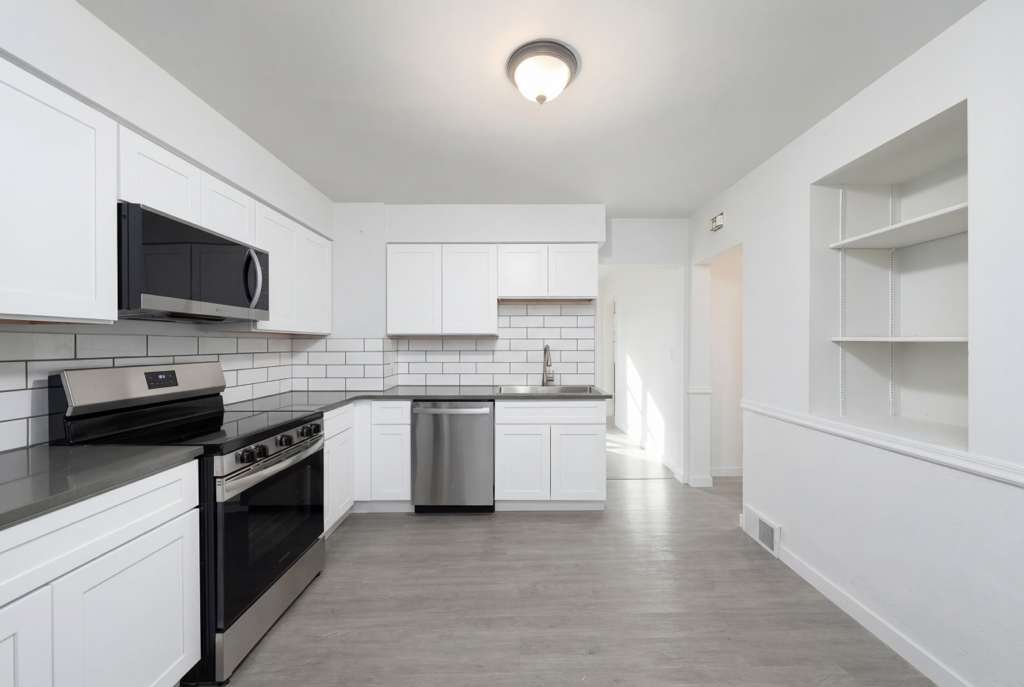 Newly Renovated 3 Bedroom triplex For Rent property image