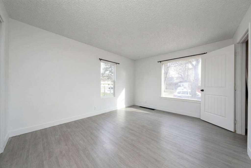 Newly Renovated 3 Bedroom triplex For Rent property image