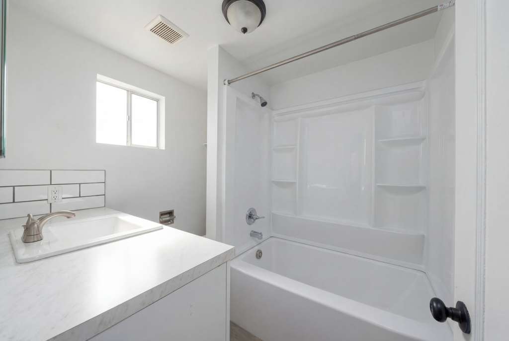 Newly Renovated 3 Bedroom triplex For Rent property image
