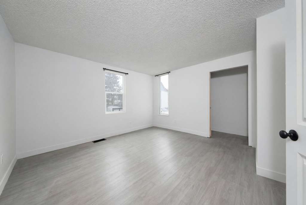 Newly Renovated 3 Bedroom triplex For Rent property image