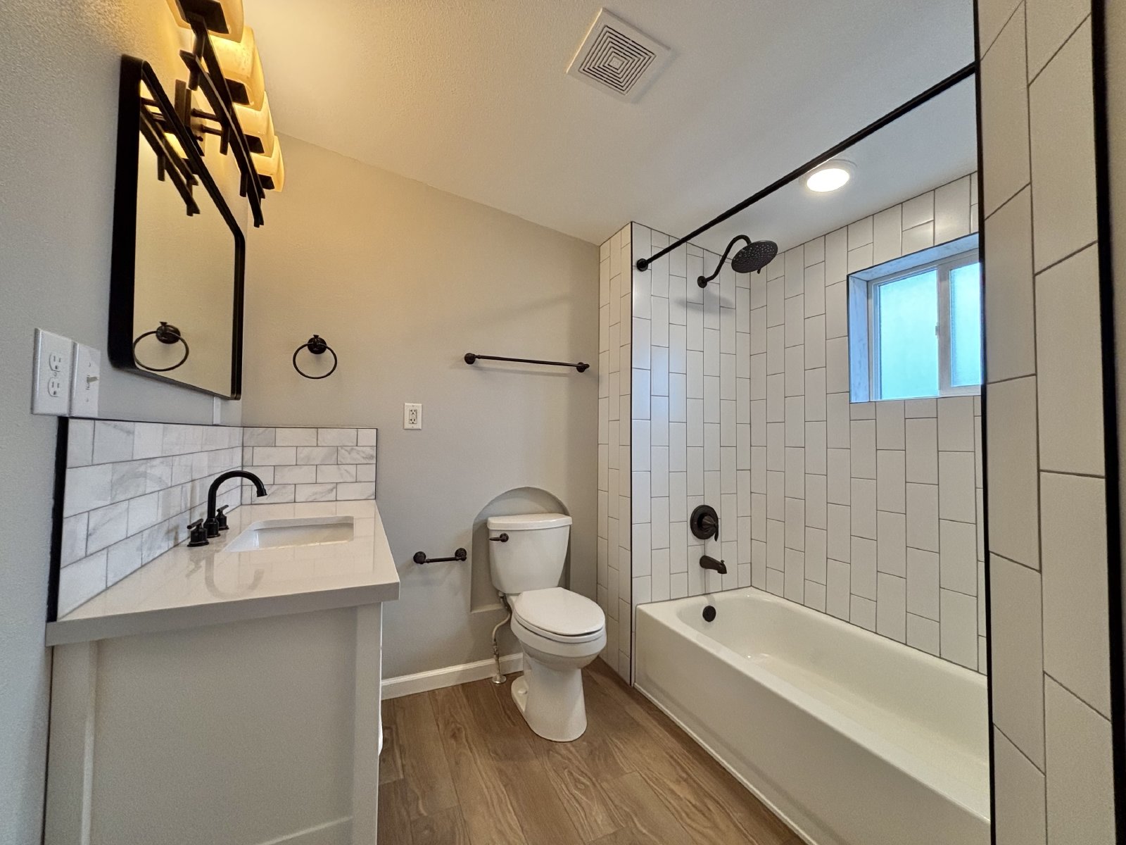 2503 N Madelia St property image