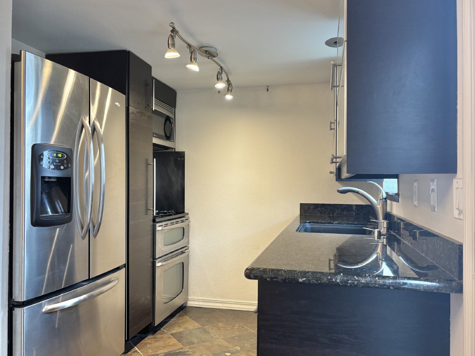 2111 N Houk Rd property image