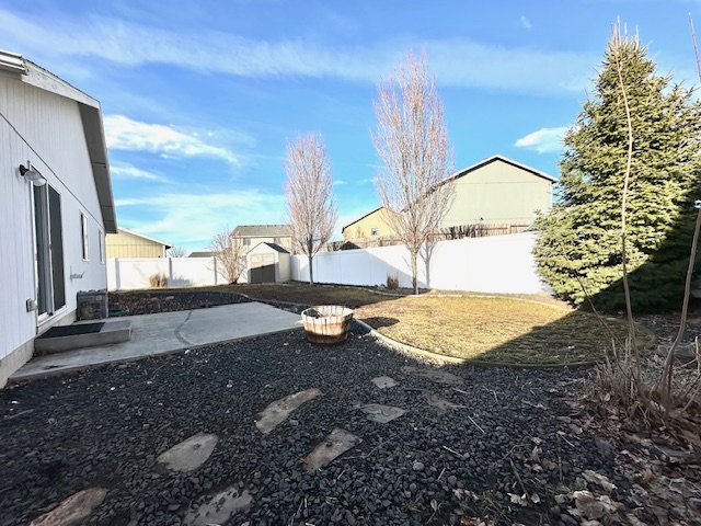 327 S Aspen St property image