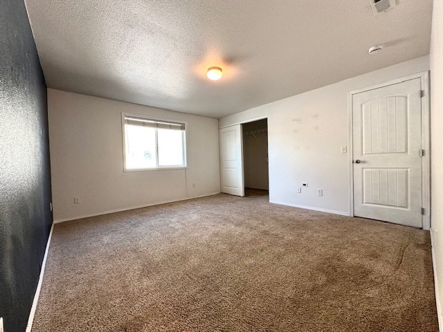 327 S Aspen St property image