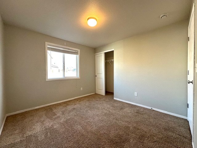 327 S Aspen St property image