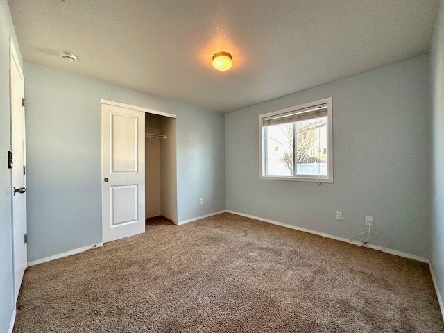 327 S Aspen St property image