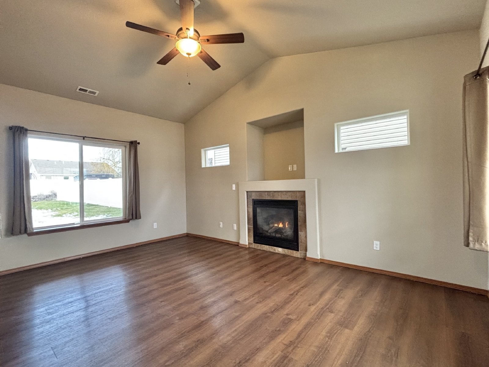 8811 N Elm St property image