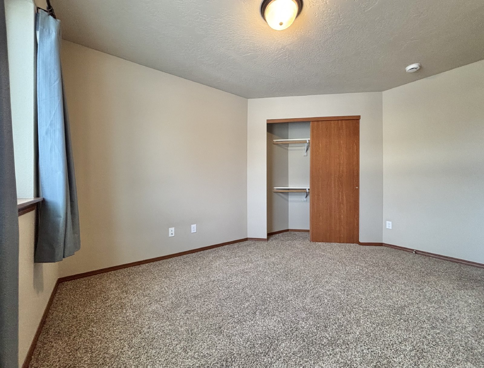 8811 N Elm St property image