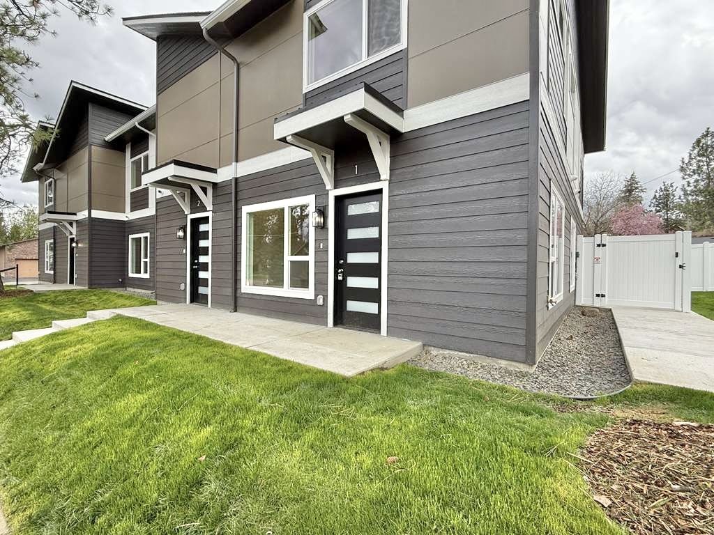 Brand New South Hill Quadplex 3 bed 2.5 bath property image