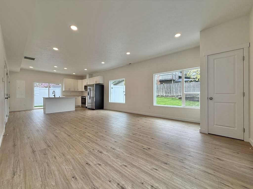 Brand New South Hill Quadplex 3 bed 2.5 bath property image