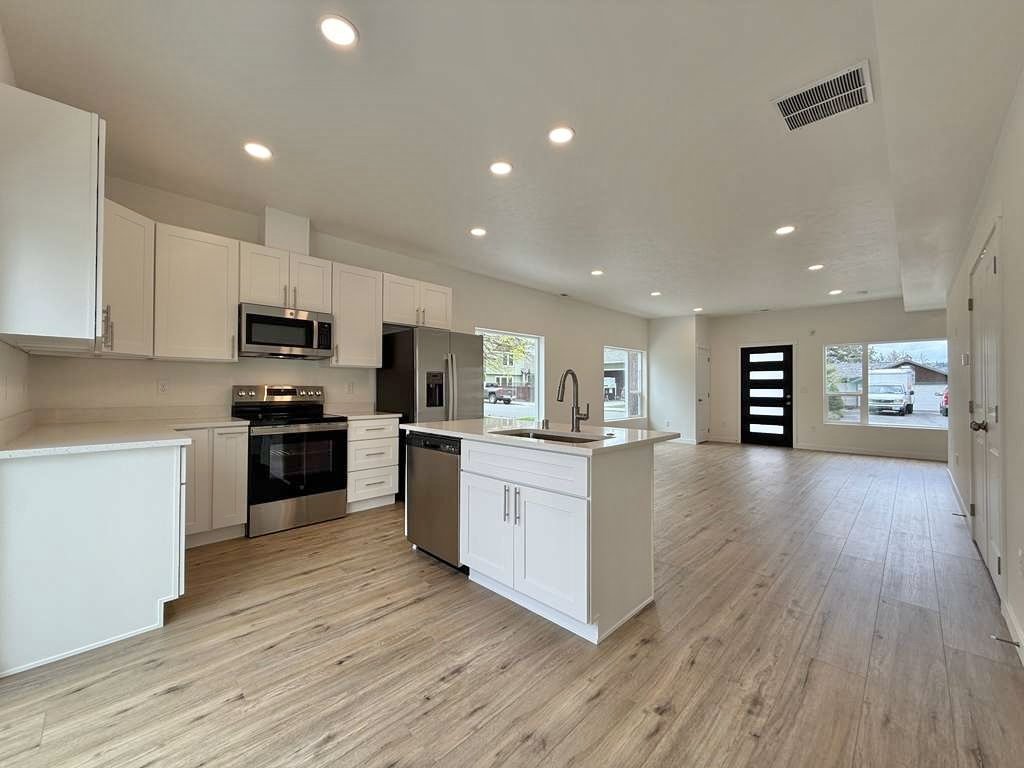 Brand New South Hill Quadplex 3 bed 2.5 bath property image