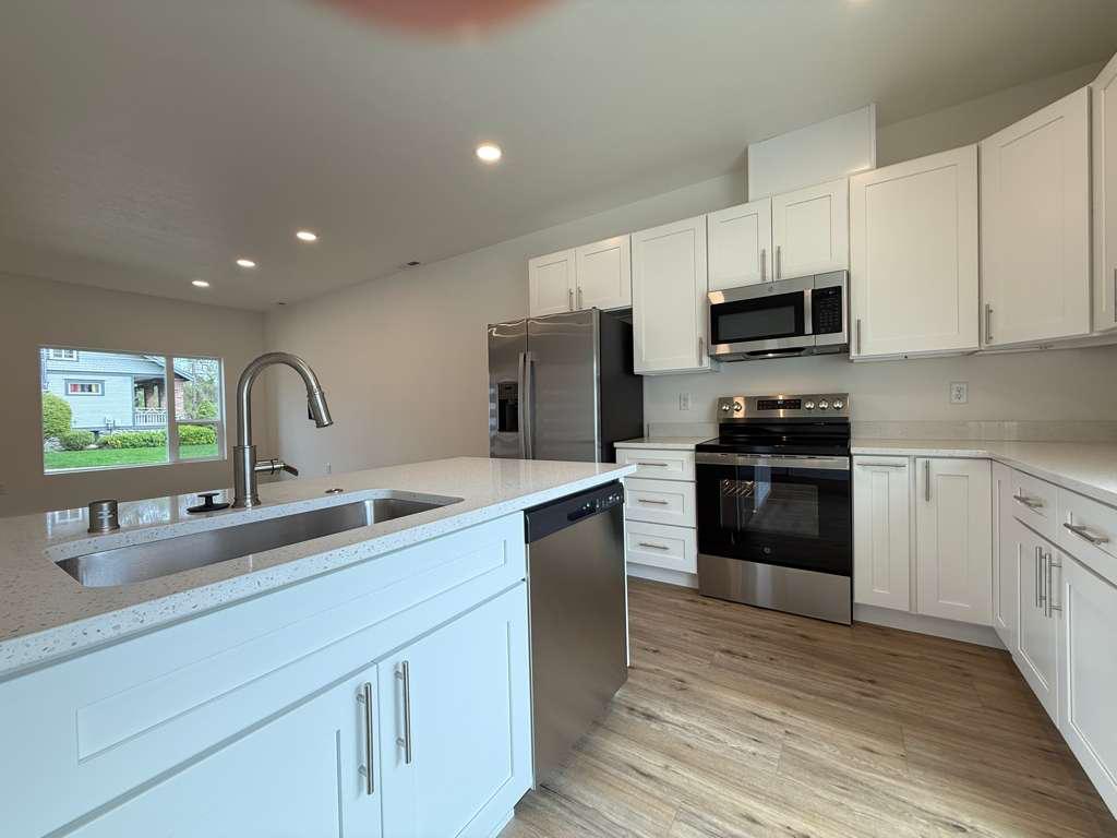 Brand New South Hill Quadplex 3 Bed 2.5 Bath property image