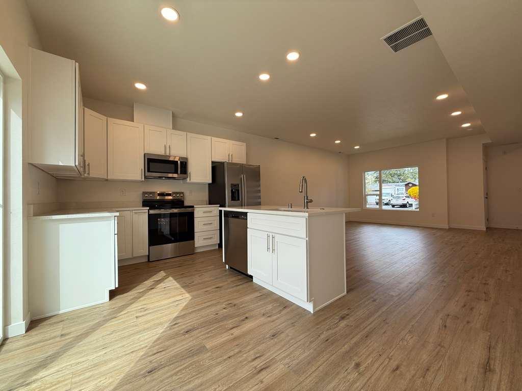 Brand New South Hill Quadplex 3 Bed 2.5 Bath property image