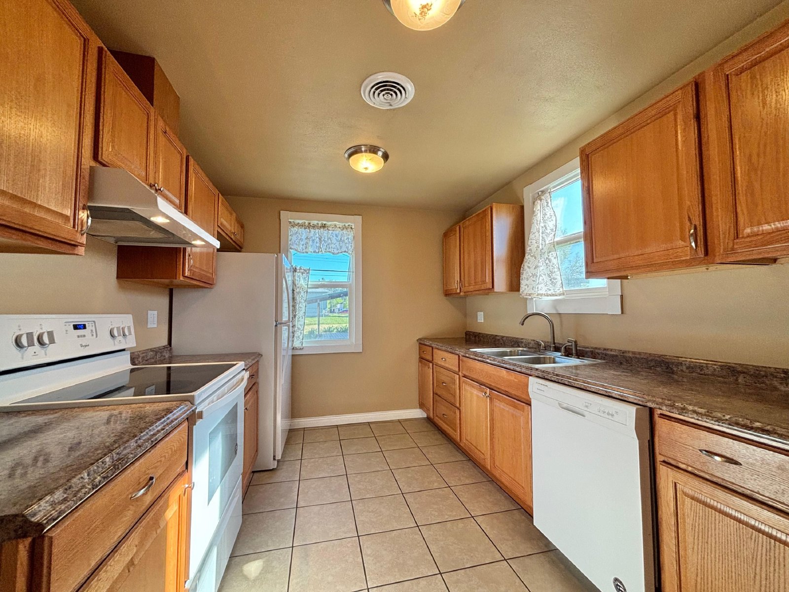 4216 E Princeton Ave property image