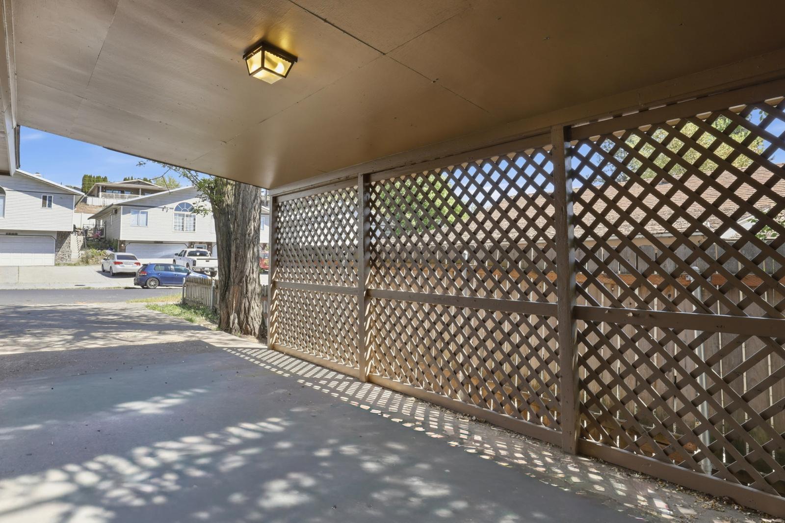 3218 N Maple St property image