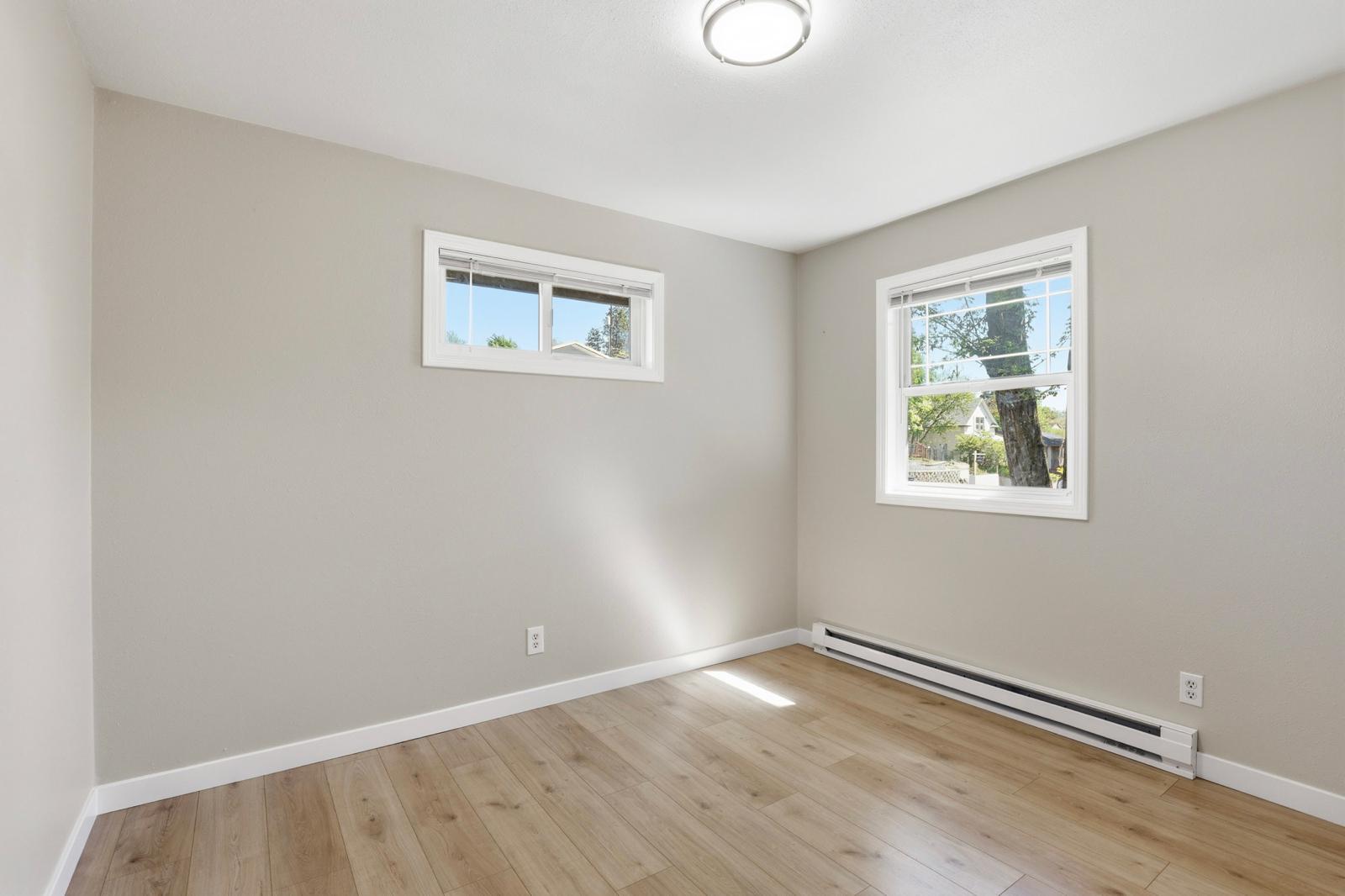 3218 N Maple St property image
