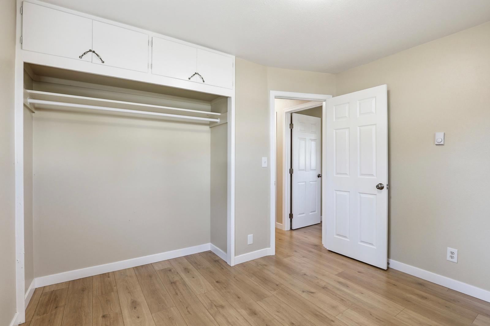 3218 N Maple St property image