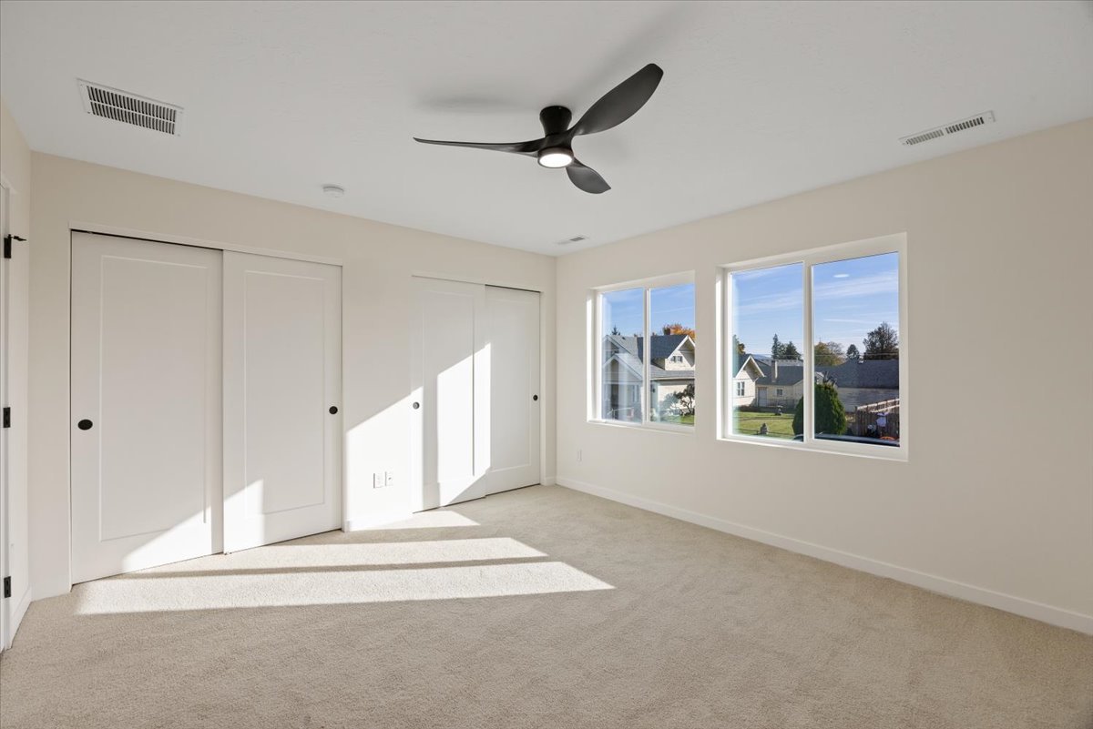 717 E Lacrosse Ave property image