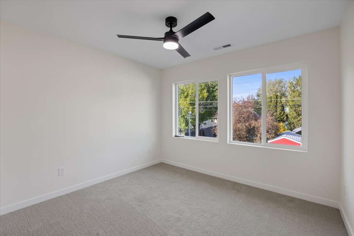 717 E Lacrosse Ave property image