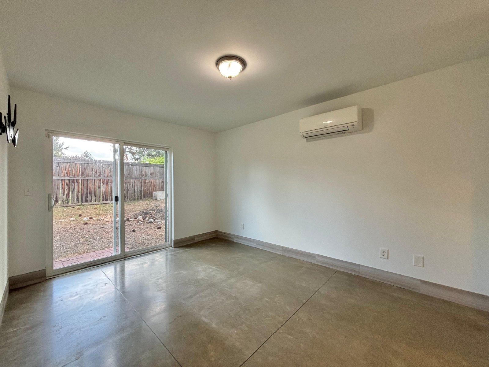 11908 E 4th Ave property image