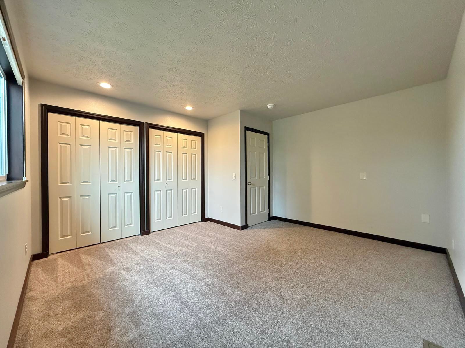 Single Family Home 2 Stall Garage & 24x36ft Heated Shop! property image
