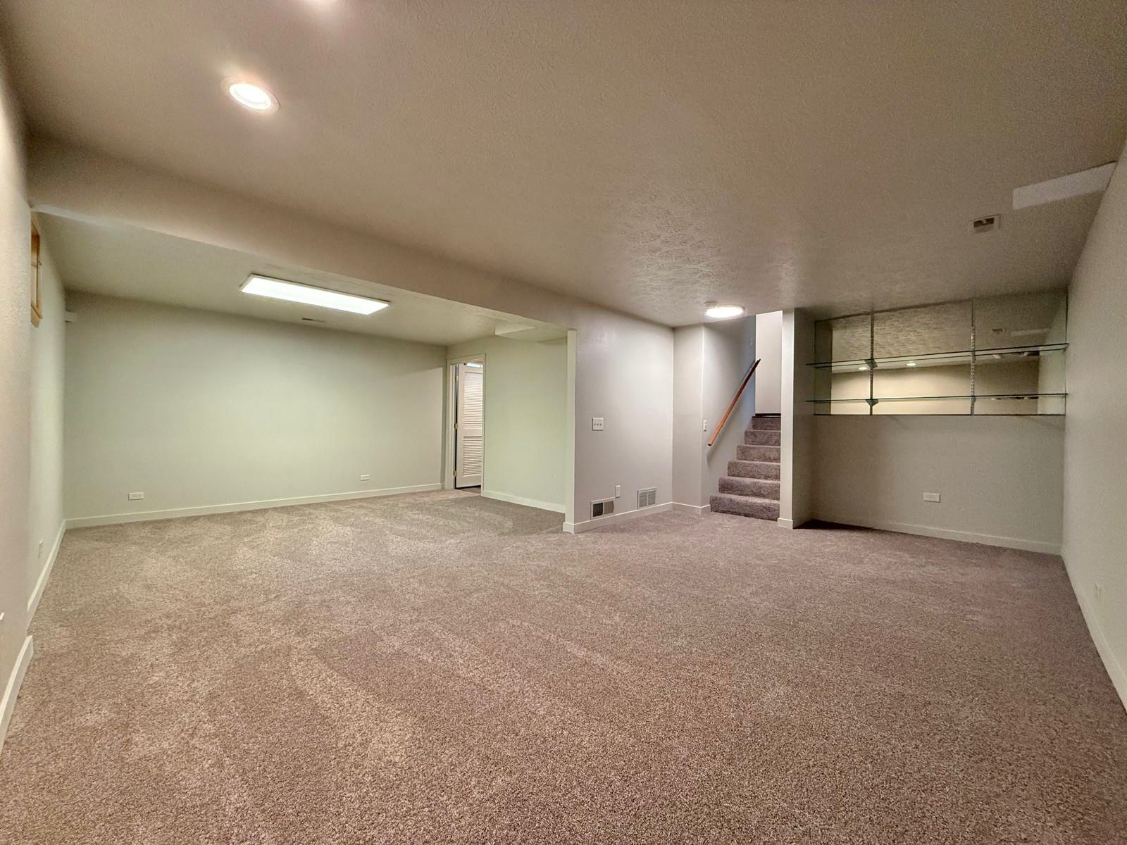Single Family Home 2 Stall Garage & 24x36ft Heated Shop! property image