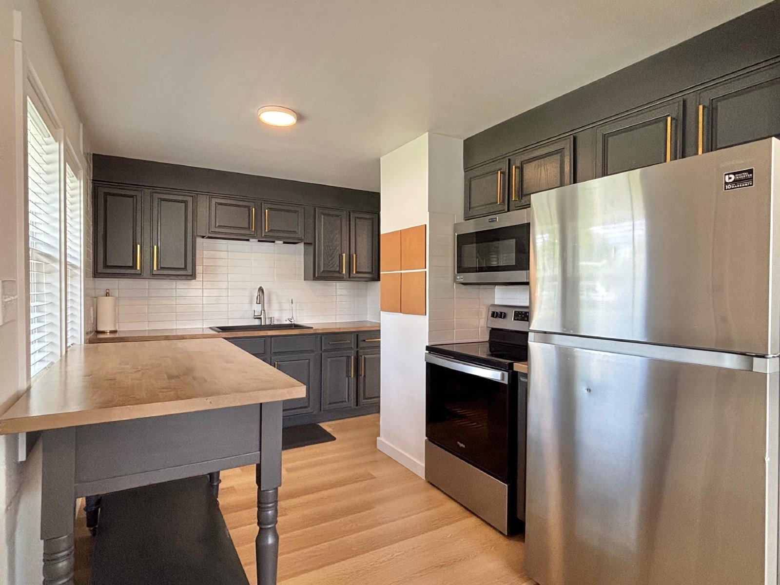 4 Bed 2 Bath Single Family Home Fenced Yard! property image