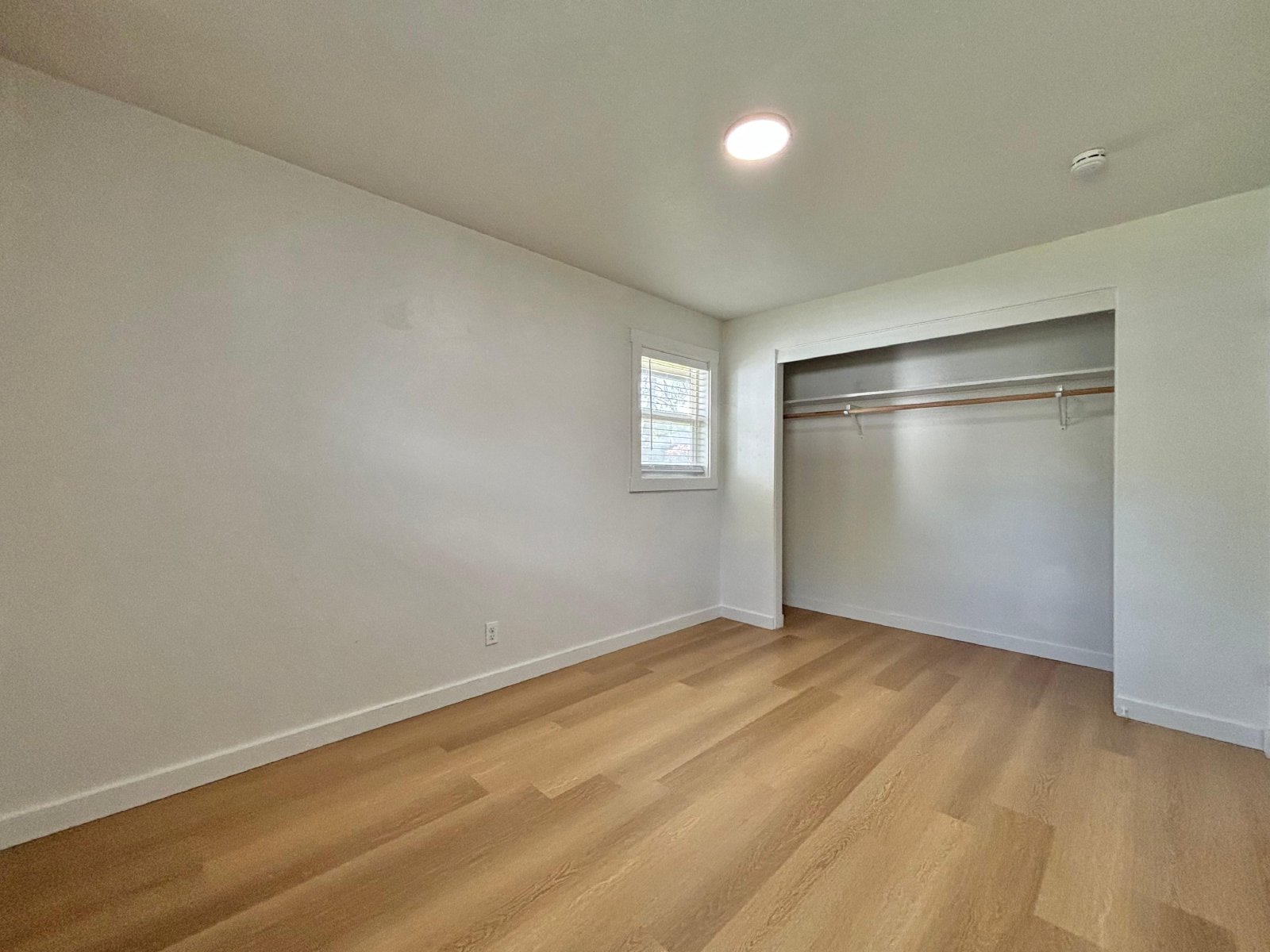 4 Bed 2 Bath Single Family Home Fenced Yard! property image