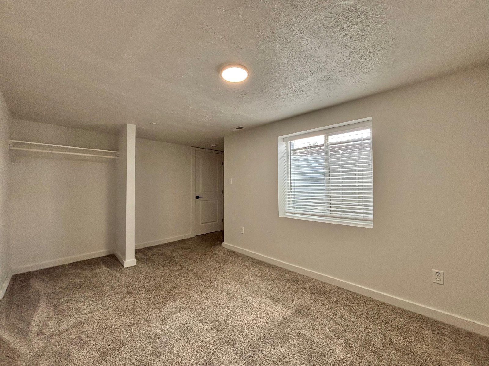 4 Bed 2 Bath Single Family Home Fenced Yard! property image