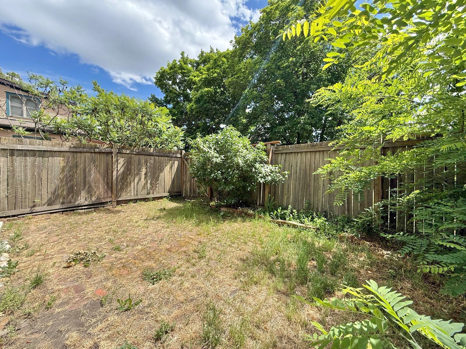 1715 W Pacific Ave property image