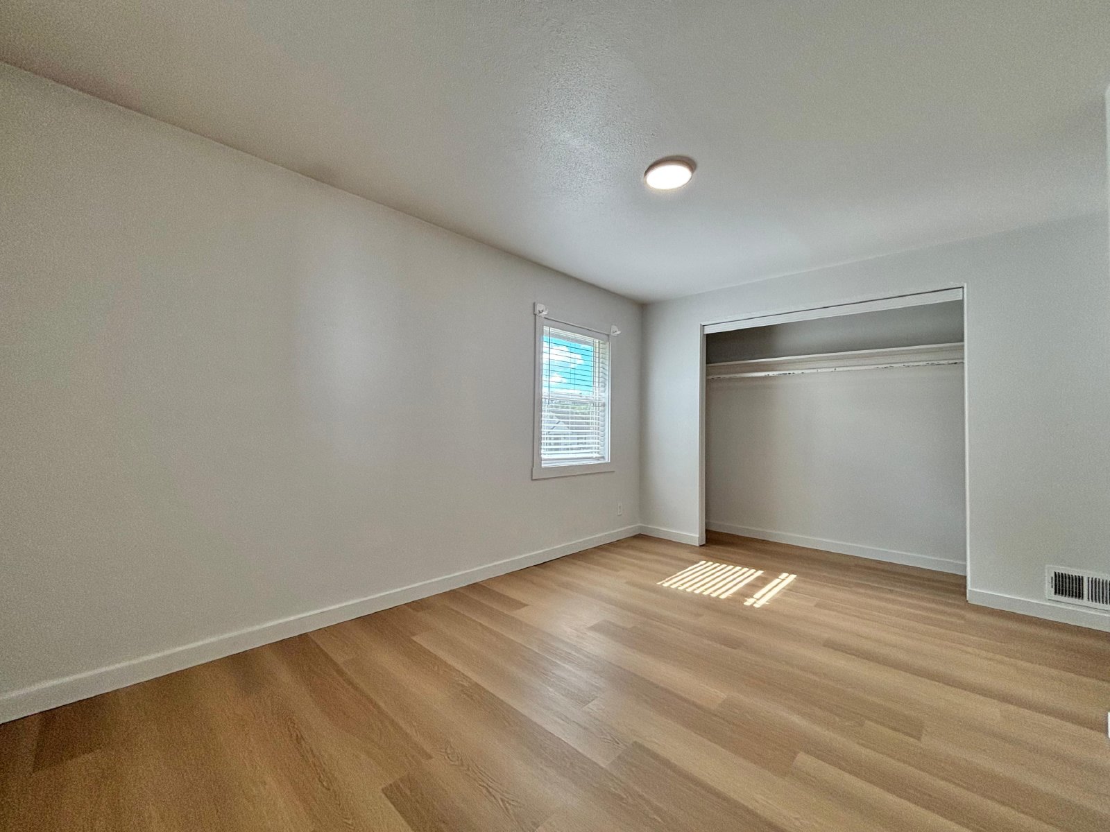 4 Bed 2 Bath Single Family Home Fenced Yard! property image
