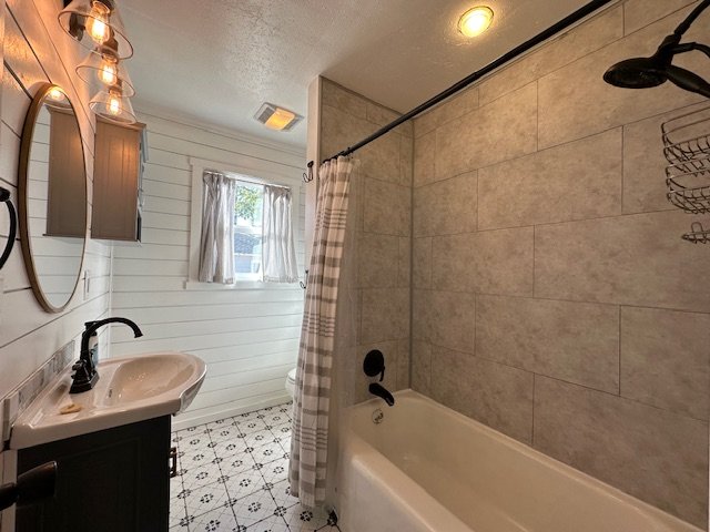 4703 N Cedar St property image