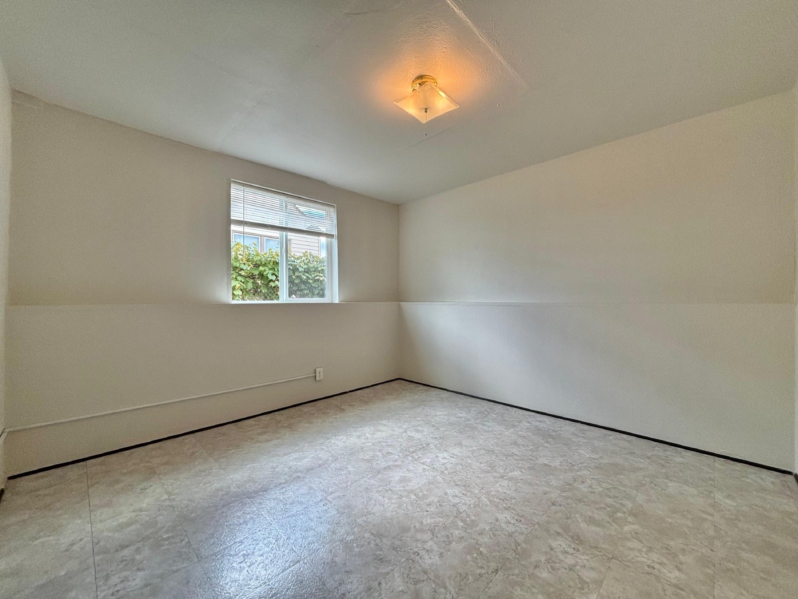 2406 E Empire Ave property image