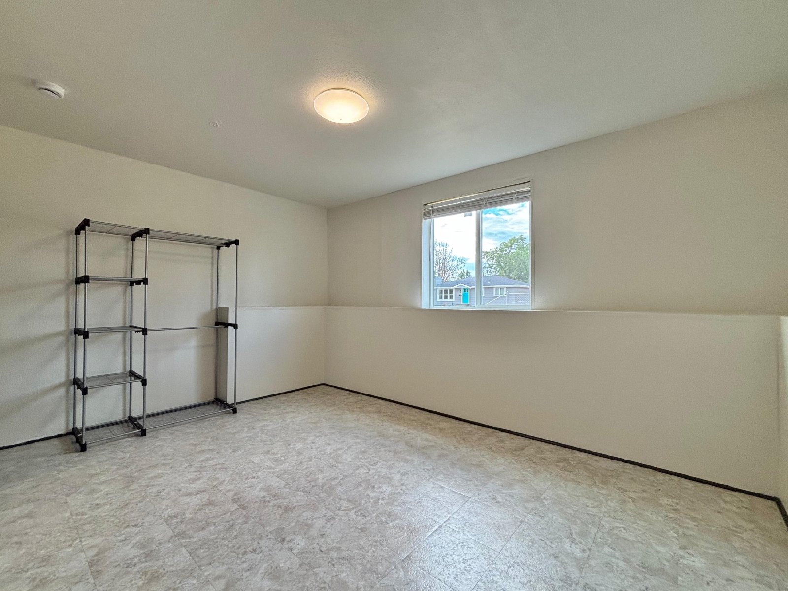 2406 E Empire Ave property image