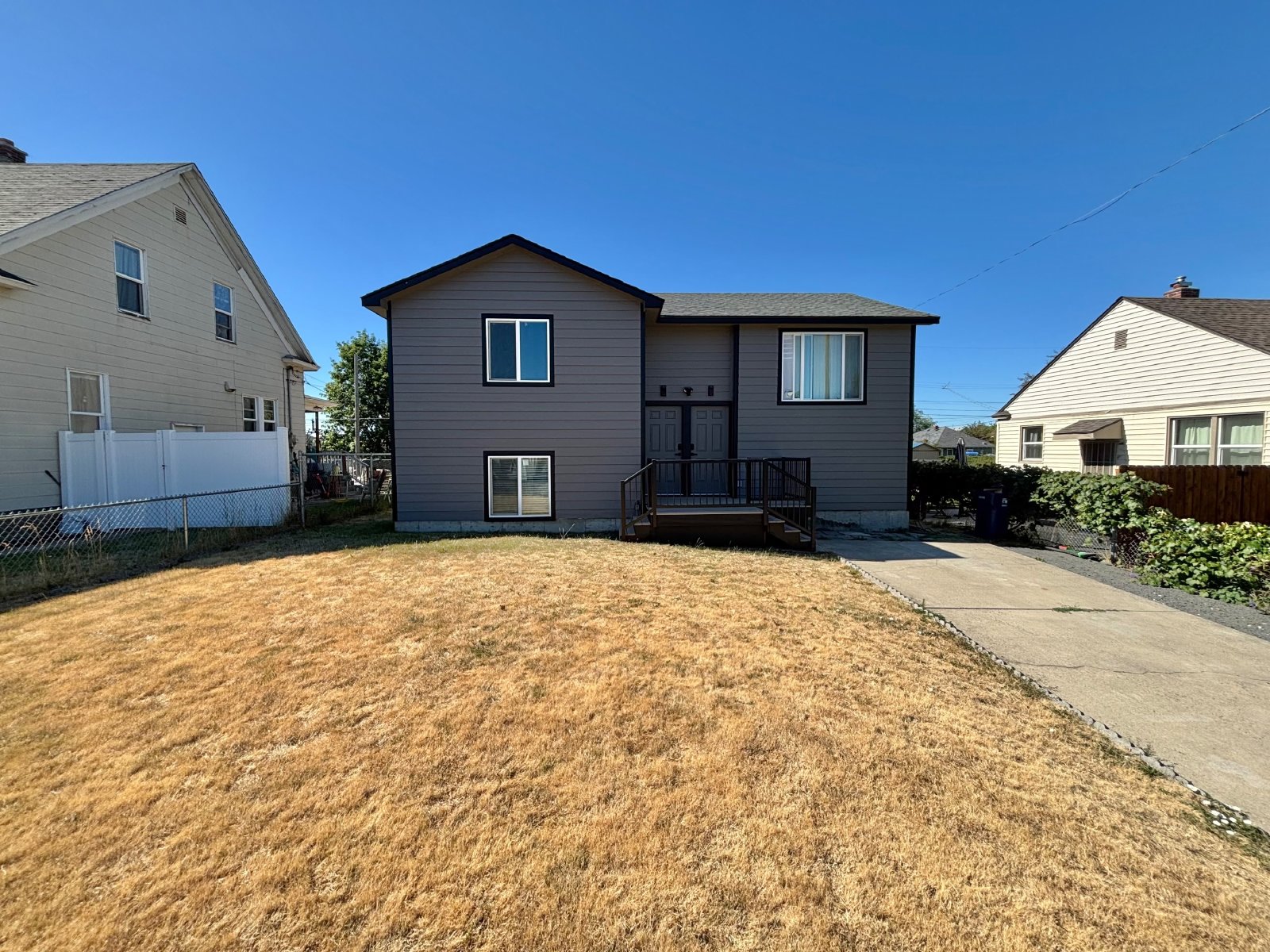 2406 E Empire Ave property image