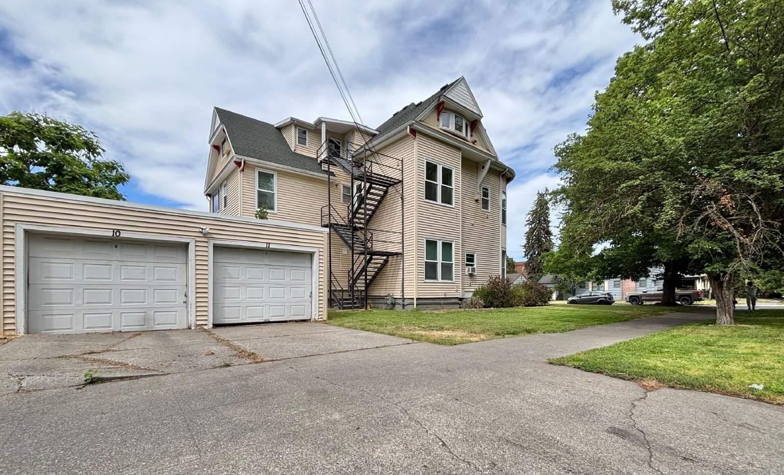 176 S Chestnut St property image