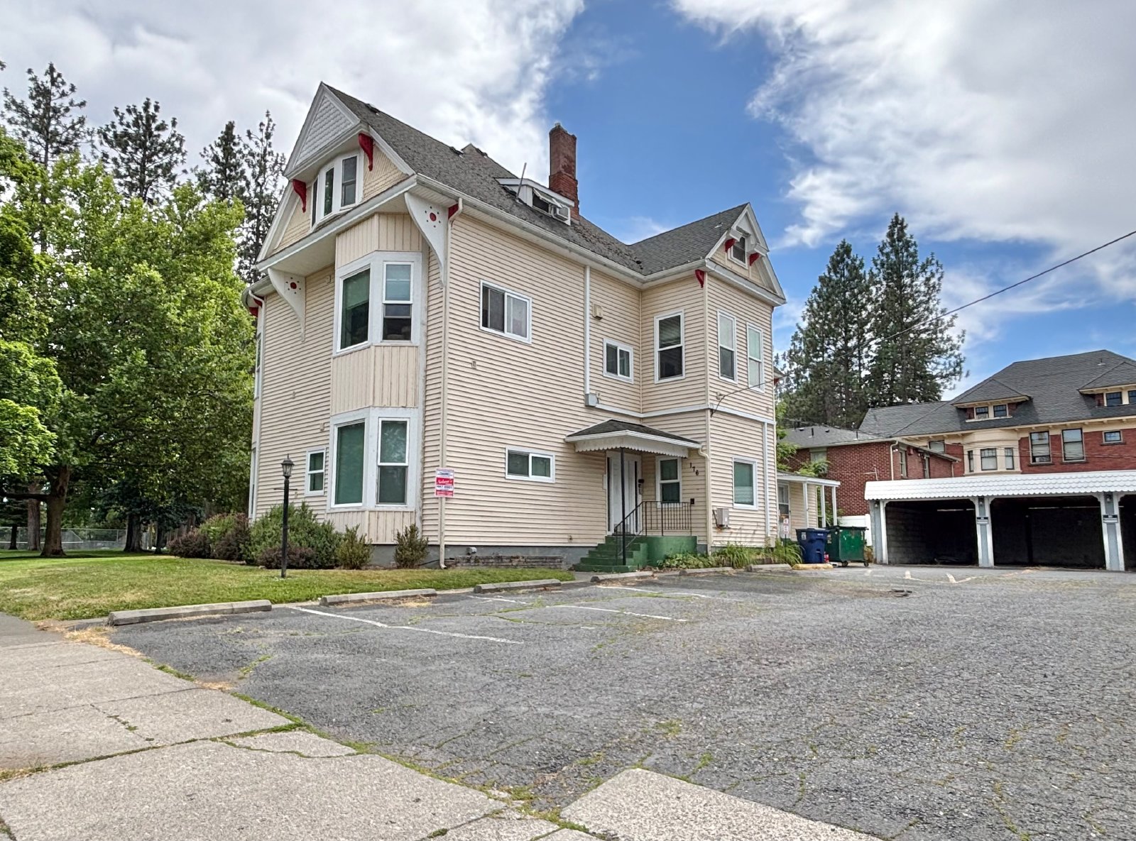 176 S Chestnut St property image