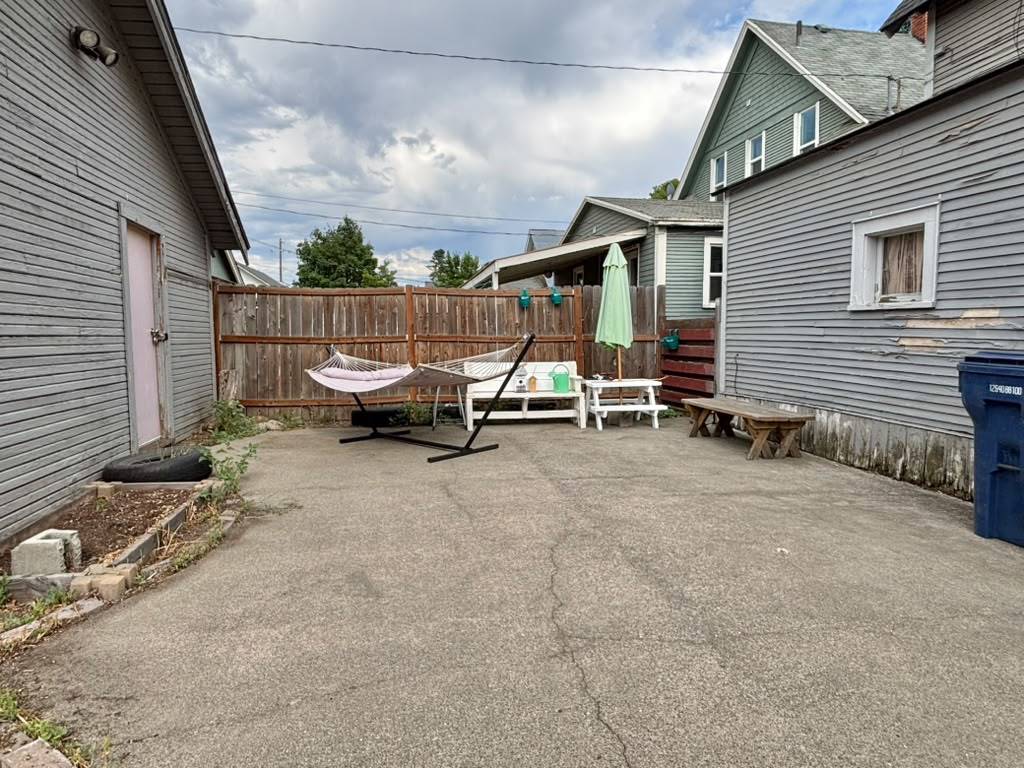 1122 W Augusta Ave property image