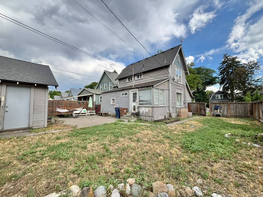 1122 W Augusta Ave property image